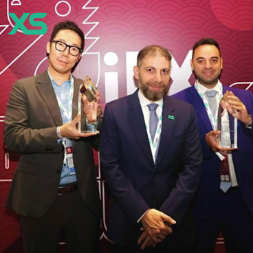 Comemorando uma Dupla Vitória: XS.com Ganha "Melhor Corretora Multi-Ativos" no UF Awards APAC